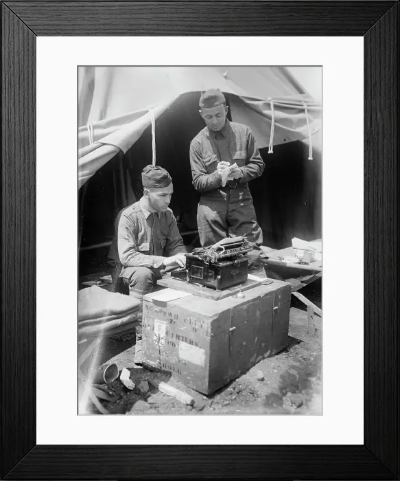 Framed Print : Unidentified soldiers, between c1915 and c1920. Creator: Bain News Service Framed Print : Unidentified soldiers, between c1915 and c1920. Creator: Bain News Service