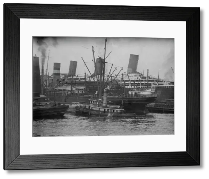 Framed Print : VATERLAND, Hoboken, 12 / 11 / 14, 1914. Creator: Bain News Service Framed Print : VATERLAND, Hoboken, 12 / 11 / 14, 1914. Creator: Bain News Service