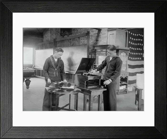 Framed Print : War Camp Com. Canteen, between c1915 and c1920. Creator: Bain News Service Framed Print : War Camp Com. Canteen, between c1915 and c1920. Creator: Bain News Service