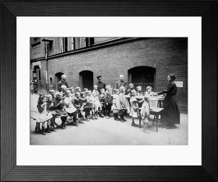 Framed Print : Salvation Army feeding Berlin children, between c1915 and c1920. Creator: Bain News Service Framed Print : Salvation Army feeding Berlin children, between c1915 and c1920. Creator: Bain News Service