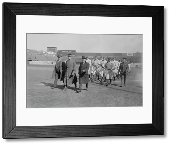 Framed Print : Sgt. Gibson & Yankees, 1917. Creator: Bain News Service Framed Print : Sgt. Gibson & Yankees, 1917. Creator: Bain News Service