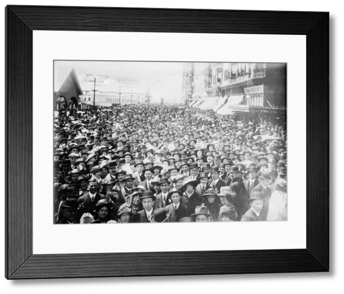 Framed Print : Atlantic City, between c1910 and c1915. Creators: Bain News Service, Harper B. Smith Framed Print : Atlantic City, between c1910 and c1915. Creators: Bain News Service, Harper B. Smith