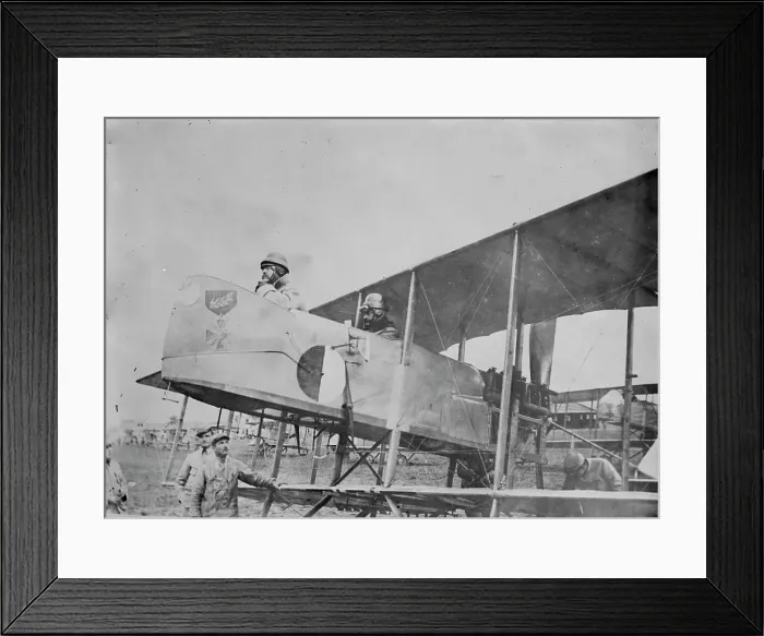 Framed Print : Capt. Hoppe [i.e. Happe] & Capt. Berthaut, between 1914 and 1918. Creator: Bain News Service