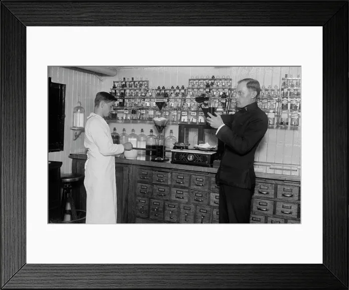 Framed Print : Dispensary, COMFORT, between c1915 and c1920. Creator: Bain News Service Framed Print : Dispensary, COMFORT, between c1915 and c1920. Creator: Bain News Service