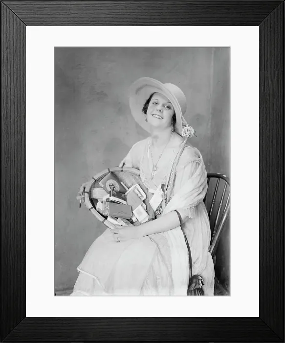 Framed Print : Estelle Thomas, 1917. Creator: Bain News Service Framed Print : Estelle Thomas, 1917. Creator: Bain News Service