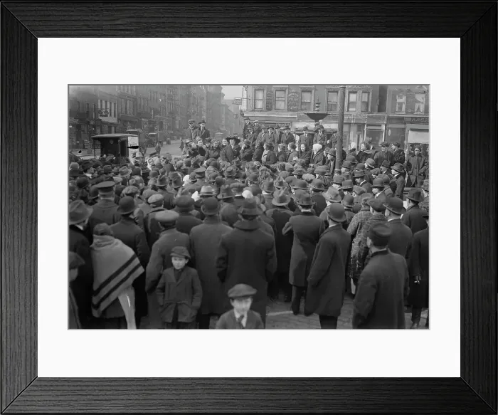 Framed Print : Food protest [East Broadway and Rutgers Street, New York, New York], 1917. Creator: Bain News Service