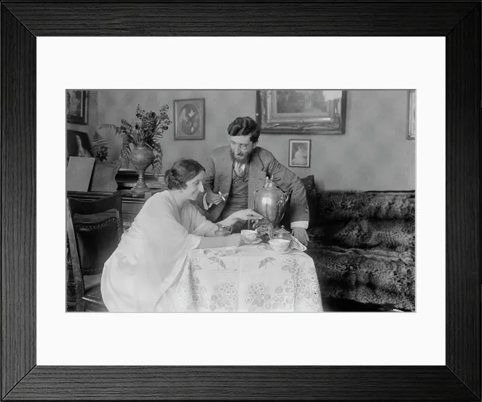 Framed Print : Galli-Curci and husband, between c1915 and c1920. Creator: Bain News Service Framed Print : Galli-Curci and husband, between c1915 and c1920. Creator: Bain News Service
