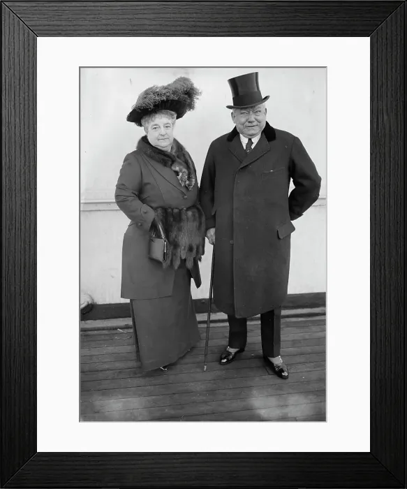 Framed Print : J.H. McFadden and wife, between c1910 and c1915. Creator: Bain News Service Framed Print : J.H. McFadden and wife, between c1910 and c1915. Creator: Bain News Service
