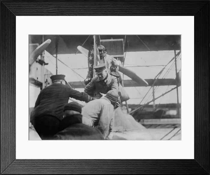 Framed Print : Lt. Com. Mitscher & Lt. Barin Landing, between c1915 and c1920. Creator: Bain News Service Framed Print : Lt. Com. Mitscher & Lt. Barin Landing, between c1915 and c1920. Creator: Bain News Service