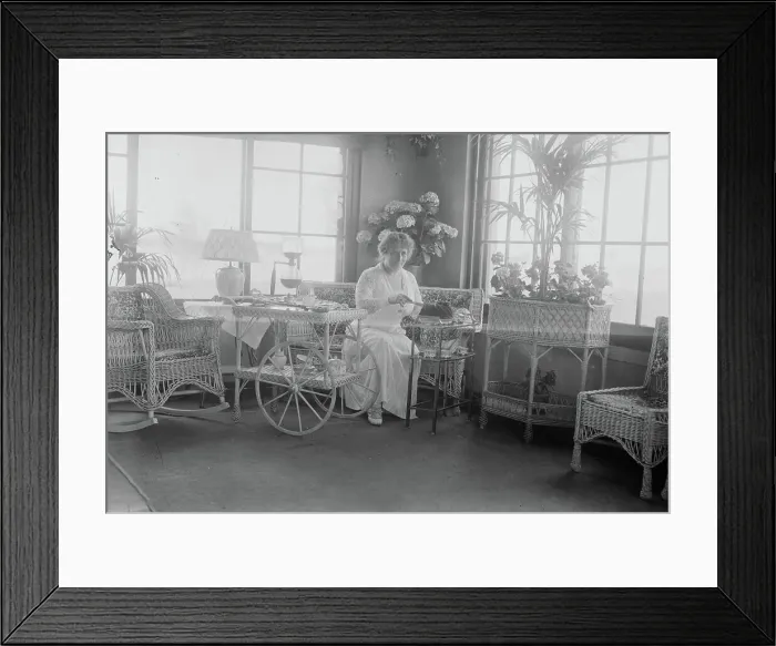 Framed Print : Mme. Gadski, Bay Shore, 1915. Creator: Bain News Service Framed Print : Mme. Gadski, Bay Shore, 1915. Creator: Bain News Service