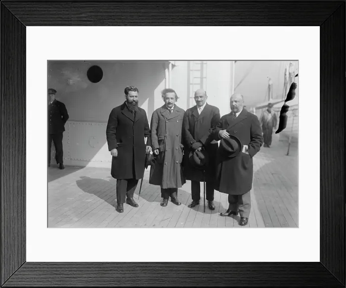 Framed Print : Mossessohn, [Albert] Einstein, [Chaim] Weizmann and Ussischkin [Ussishkin], between c1915 and c1920. Creator: Bain News Service
