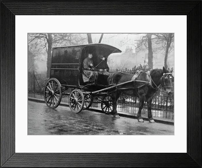 Framed Print : Women workers, England, between c1915 and c1920. Creator: Bain News Service Framed Print : Women workers, England, between c1915 and c1920. Creator: Bain News Service