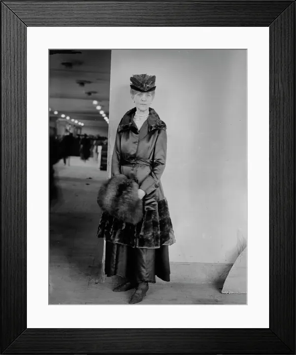 Framed Print : Mrs. W.K. Vanderbilt, between c1915 and c1920. Creator: Bain News Service Framed Print : Mrs. W.K. Vanderbilt, between c1915 and c1920. Creator: Bain News Service