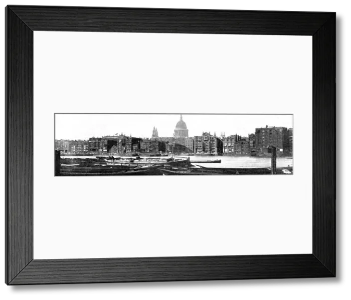 Framed Print : The proposal to throw a new bridge across the Thames, 1909. Creator: Topical Press Agency Framed Print : The proposal to throw a new bridge across the Thames, 1909. Creator: Topical Press Agency