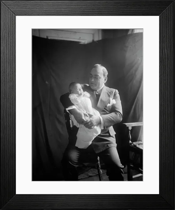 Framed Print : Enrico Caruso with his daughter Gloria, 1919. Creator: Bain News Service Framed Print : Enrico Caruso with his daughter Gloria, 1919. Creator: Bain News Service