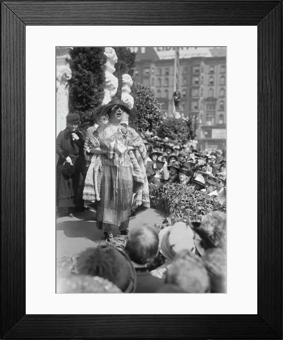Framed Print : Geraldine Farrar, 1918. Creator: Bain News Service Framed Print : Geraldine Farrar, 1918. Creator: Bain News Service