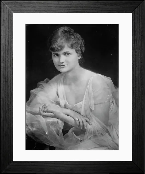 Framed Print : Dorothy Battie, between c1915 and c1920. Creator: Bain News Service Framed Print : Dorothy Battie, between c1915 and c1920. Creator: Bain News Service
