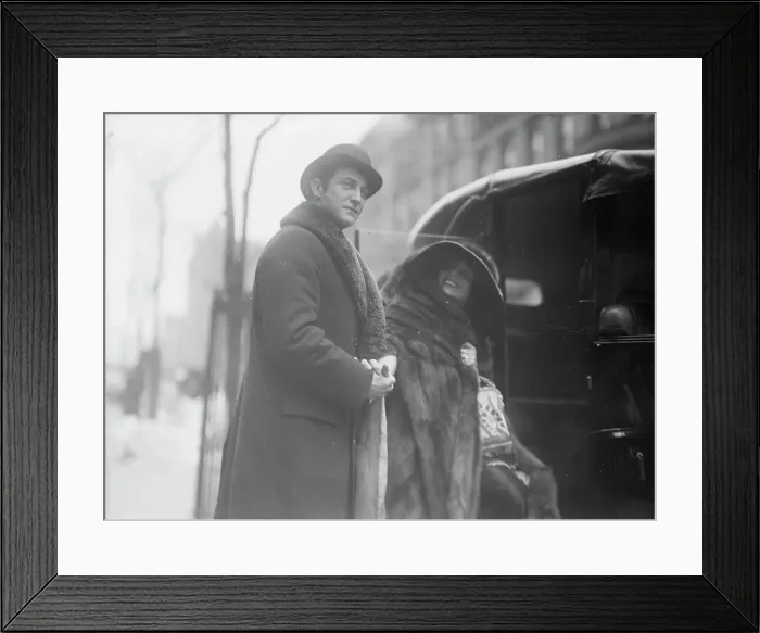 Framed Print : Lou Tellegen and Geraldine Farrar, between c1915 and c1920. Creator: Bain News Service Framed Print : Lou Tellegen and Geraldine Farrar, between c1915 and c1920. Creator: Bain News Service