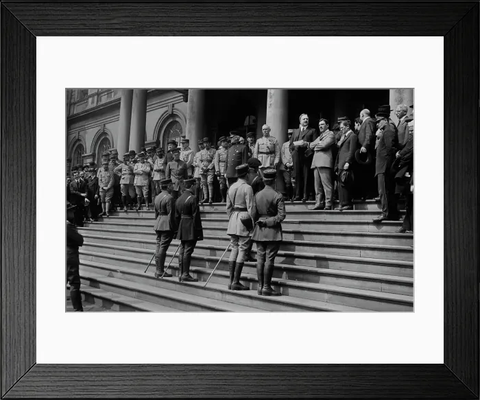 Framed Print : French chasseurs, between c1915 and c1920. Creator: Bain News Service Framed Print : French chasseurs, between c1915 and c1920. Creator: Bain News Service