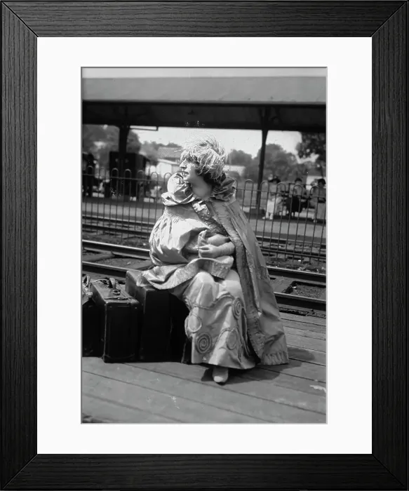 Framed Print : Amelita Galli-Curci, between c1915 and c1920. Creator: Bain News Service Framed Print : Amelita Galli-Curci, between c1915 and c1920. Creator: Bain News Service
