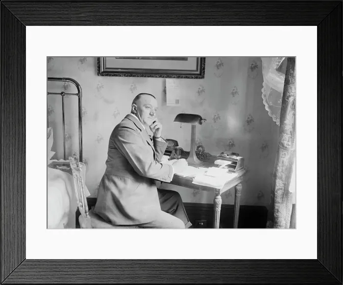 Framed Print : Dalmores, between c1915 and c1920. Creator: Bain News Service Framed Print : Dalmores, between c1915 and c1920. Creator: Bain News Service