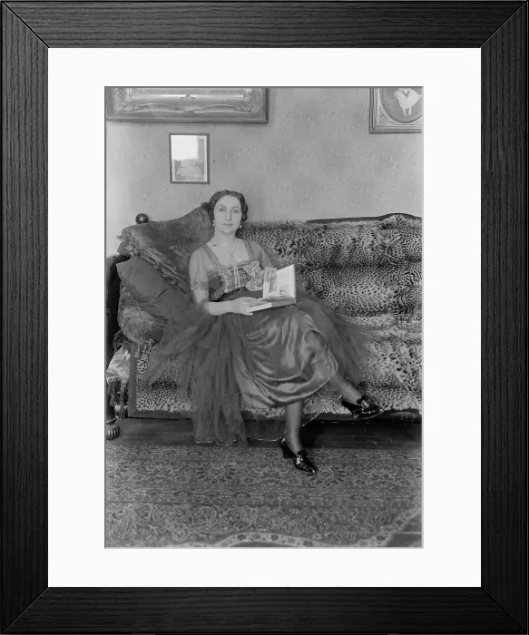 Framed Print : Amelita Galli-Curci 1917. Creator: Bain News Service Framed Print : Amelita Galli-Curci 1917. Creator: Bain News Service