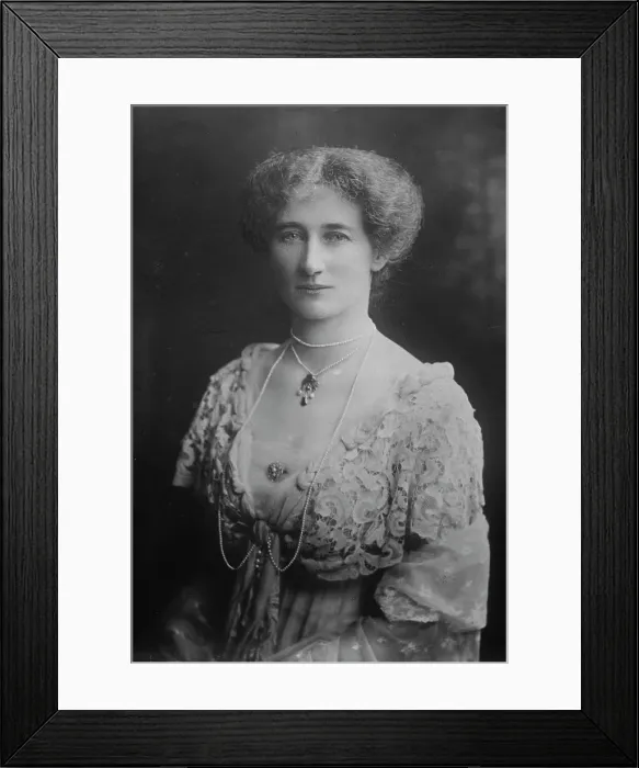 Framed Print : Hon. Mrs. Henry Wm. Forster, between c1915 and c1920. Creator: Bain News Service Framed Print : Hon. Mrs. Henry Wm. Forster, between c1915 and c1920. Creator: Bain News Service