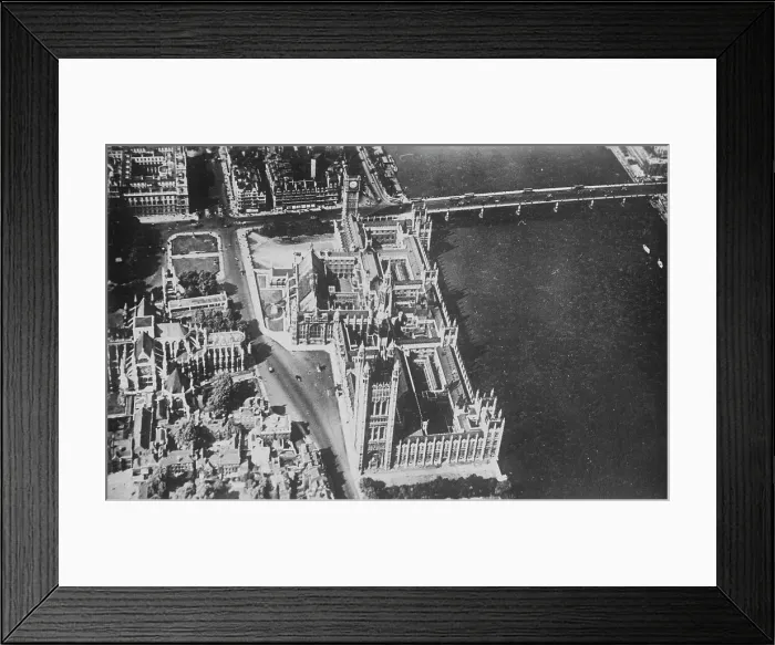 Framed Print : Houses of Parliament, between c1915 and c1920. Creator: Bain News Service Framed Print : Houses of Parliament, between c1915 and c1920. Creator: Bain News Service