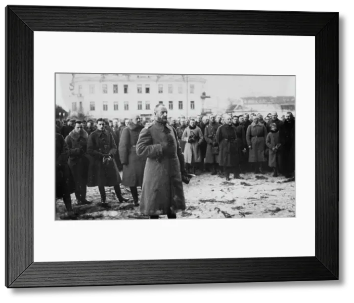 Framed Print : Gen. Zeligowski at mass, Vilna, between c1915 and c1920. Creator: Bain News Service Framed Print : Gen. Zeligowski at mass, Vilna, between c1915 and c1920. Creator: Bain News Service