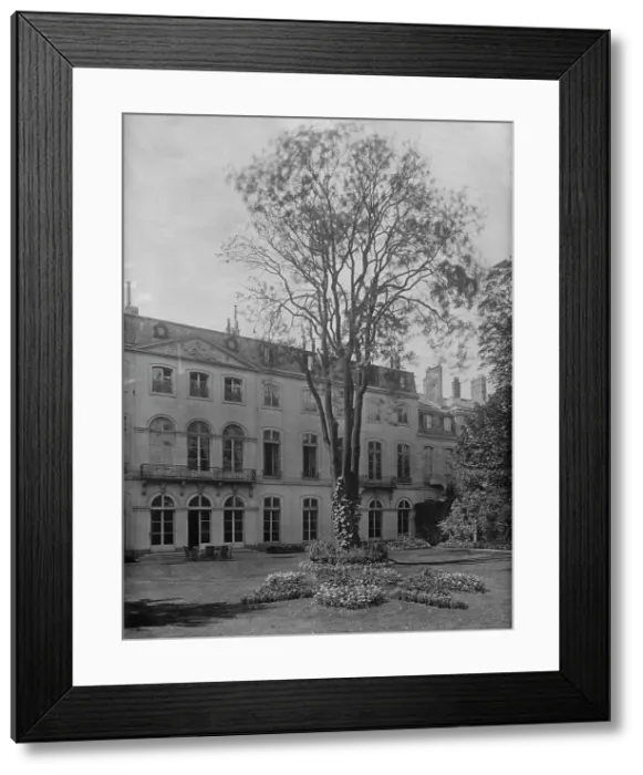 Framed Print : German Embassy, Paris, between c1915 and c1920. Creator: Bain News Service Framed Print : German Embassy, Paris, between c1915 and c1920. Creator: Bain News Service