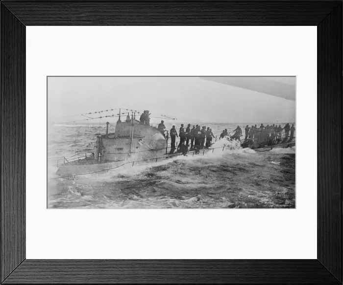 Framed Print : German submarine surrenders to U.S. Navy, 1917. Creator: Bain News Service