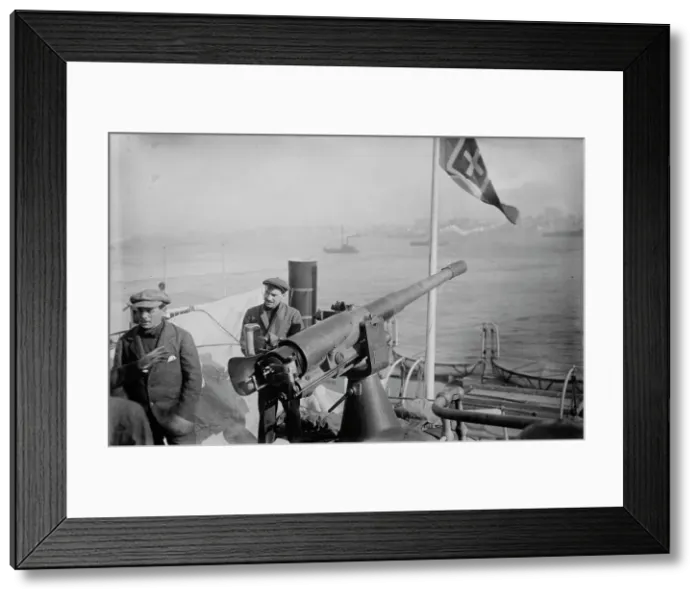 Framed Print : Gun on GIUSEPPE VERDI, between c1910 and c1920. Creator: Bain News Service Framed Print : Gun on GIUSEPPE VERDI, between c1910 and c1920. Creator: Bain News Service