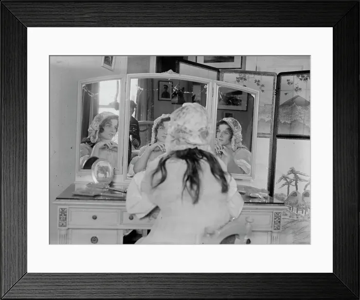 Framed Print : Olive Thomas, between c1915 and c1920. Creator: Bain News Service Framed Print : Olive Thomas, between c1915 and c1920. Creator: Bain News Service