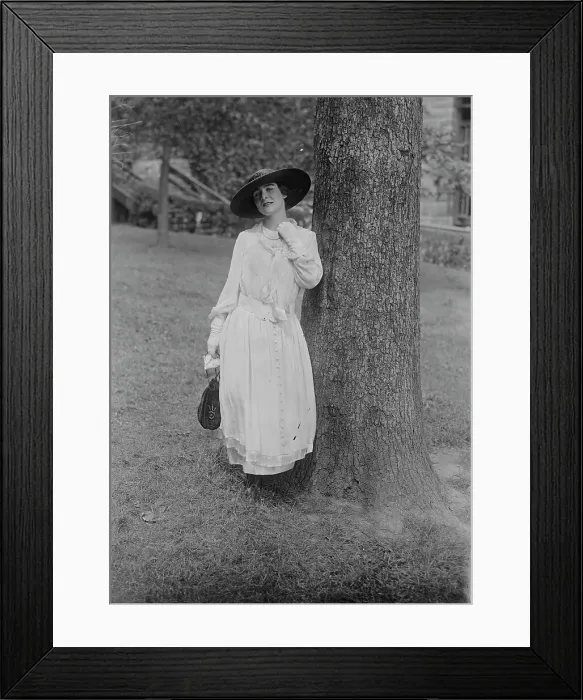 Framed Print : Maggie Teyte, between c1915 and c1920. Creator: Bain News Service Framed Print : Maggie Teyte, between c1915 and c1920. Creator: Bain News Service