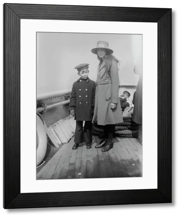 Framed Print : Marg. & Wm. Sims, between c1915 and c1920. Creator: Bain News Service Framed Print : Marg. & Wm. Sims, between c1915 and c1920. Creator: Bain News Service