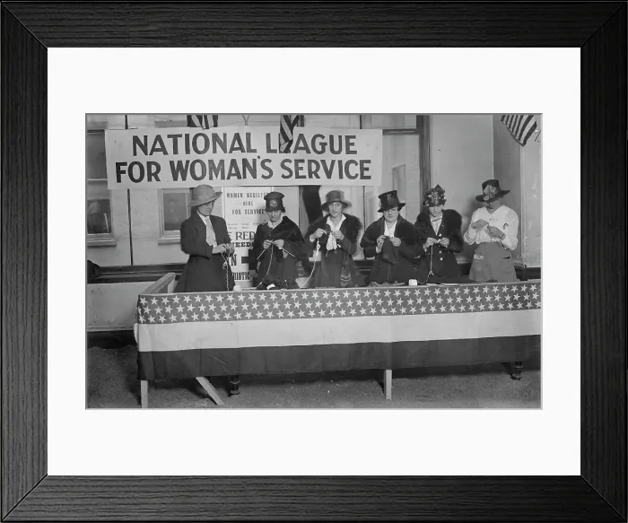 Framed Print : National League for Woman's Sevice, between 1917 and 1919. Creator: Bain News Service Framed Print : National League for Woman's Sevice, between 1917 and 1919. Creator: Bain News Service