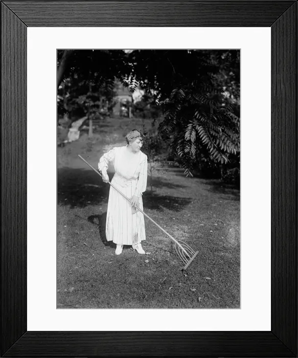 Framed Print : Johanna Gadski, between c1915 and c1920. Creator: Bain News Service Framed Print : Johanna Gadski, between c1915 and c1920. Creator: Bain News Service
