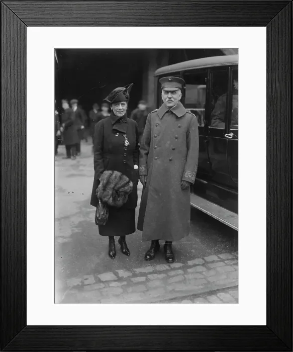 Framed Print : Maj. Gen. Barnett & wife, 1918. Creator: Bain News Service Framed Print : Maj. Gen. Barnett & wife, 1918. Creator: Bain News Service