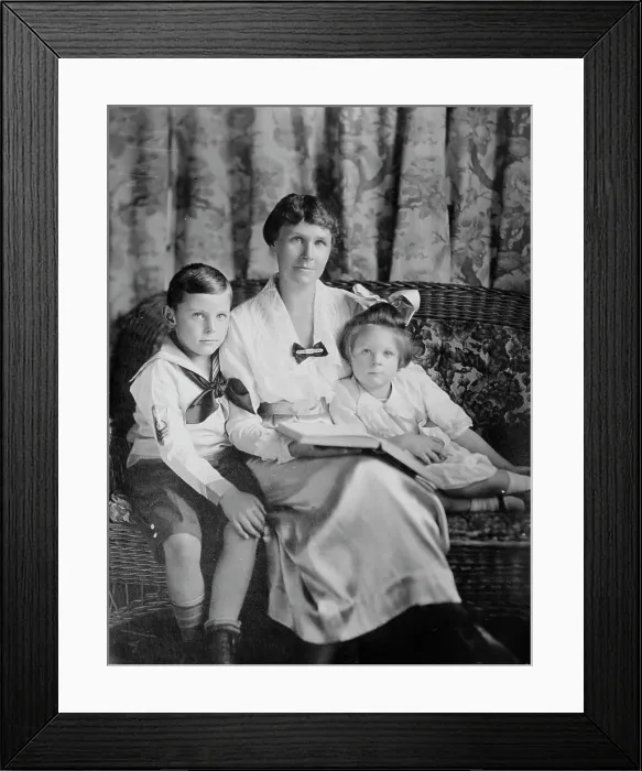 Framed Print : Mrs. Edwin Denby, between c1915 and c1920. Creator: Bain News Service Framed Print : Mrs. Edwin Denby, between c1915 and c1920. Creator: Bain News Service