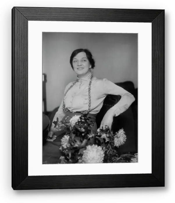 Framed Print : Marie Cavan, between c1915 and c1920. Creator: Bain News Service Framed Print : Marie Cavan, between c1915 and c1920. Creator: Bain News Service