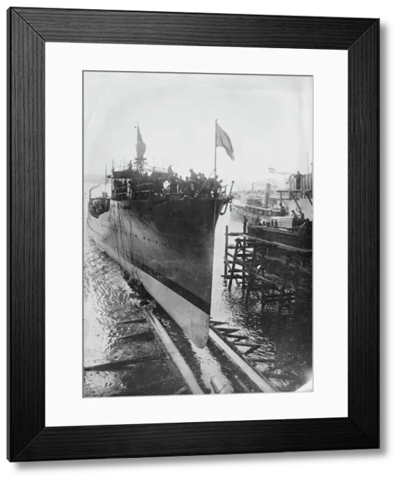 Framed Print : Launch of WAINWRIGHT, 1915. Creator: Bain News Service Framed Print : Launch of WAINWRIGHT, 1915. Creator: Bain News Service