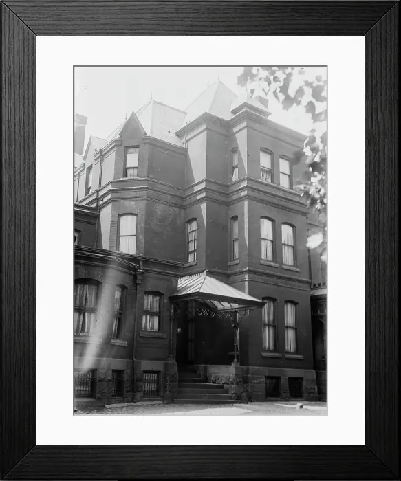 Framed Print : Washington: J.H. Hammond's, between c1910 and c1915. Creator: Bain News Service Framed Print : Washington: J.H. Hammond's, between c1910 and c1915. Creator: Bain News Service