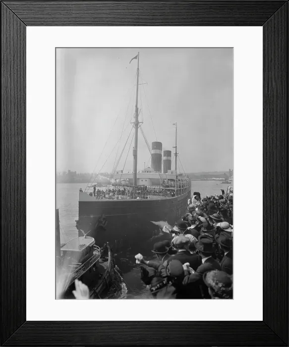 Framed Print : ST. LOUIS, between c1910 and c1915. Creator: Bain News Service Framed Print : ST. LOUIS, between c1910 and c1915. Creator: Bain News Service