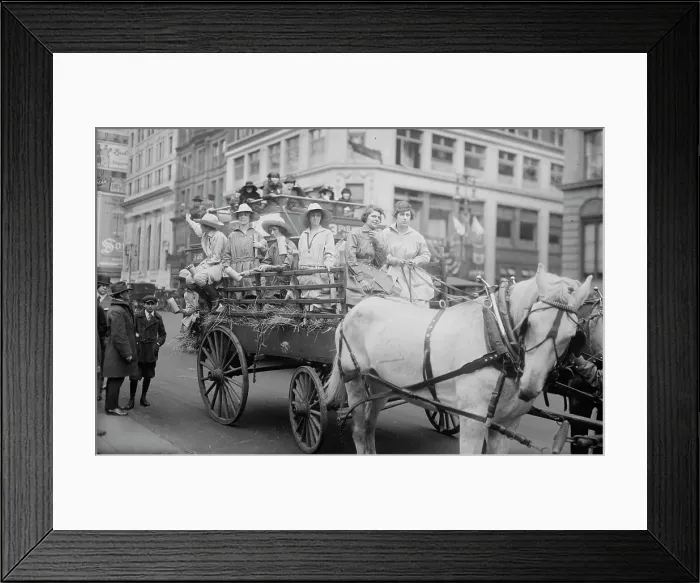Framed Print : Women's Land Army, between c1915 and c1920. Creator: Bain News Service Framed Print : Women's Land Army, between c1915 and c1920. Creator: Bain News Service