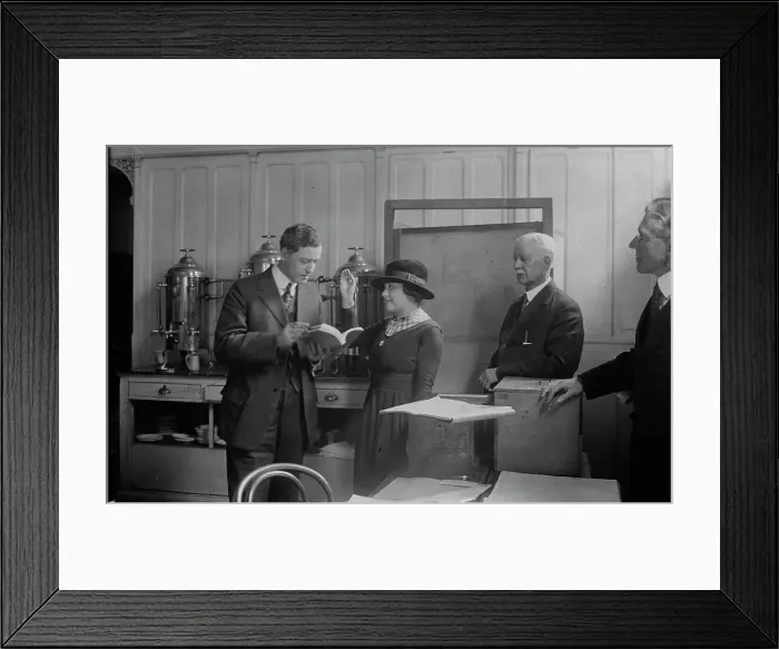 Framed Print : Swearing in a vote, Helen Moser, G.S. Mitchell, 1918. Creator: Bain News Service Framed Print : Swearing in a vote, Helen Moser, G.S. Mitchell, 1918. Creator: Bain News Service