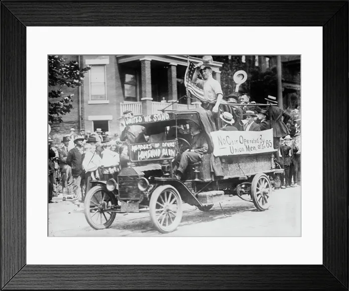 Framed Print : Pittsburgh Strike [1919 strikers demonstrating in car], 1919. Creator: Bain News Service