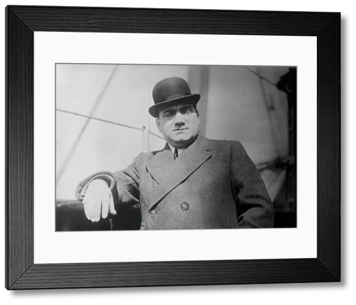 Framed Print : Caruso, between c1915 and c1920. Creator: Bain News Service Framed Print : Caruso, between c1915 and c1920. Creator: Bain News Service