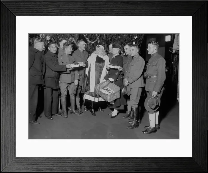 Framed Print : Marie Dressler as S. [Santa] Claus, between c1915 and c1920. Creator: Bain News Service
