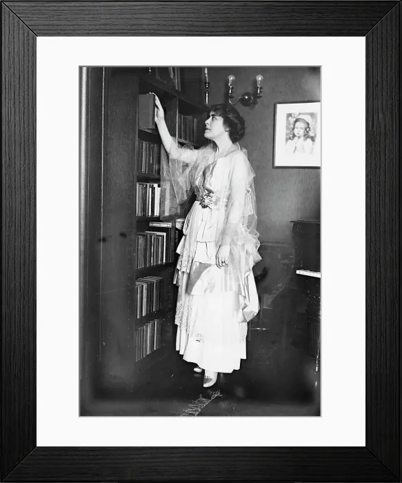 Framed Print : Edith Wynne Matthison, 1915 or 1916. Creator: Bain News Service