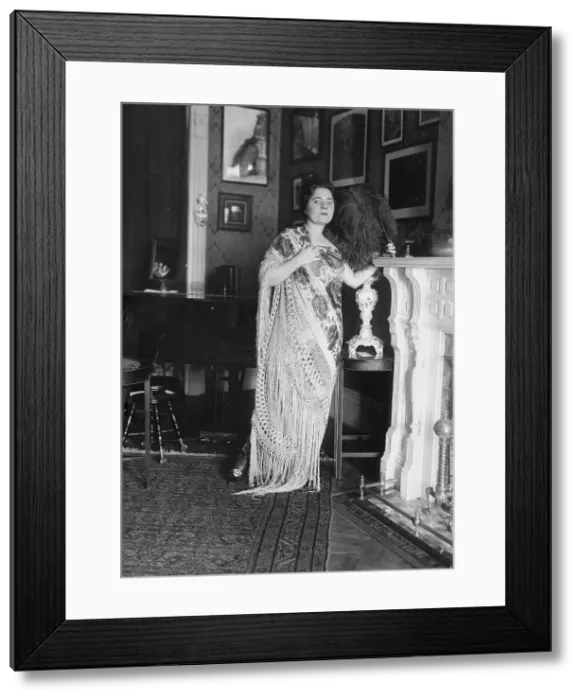 Framed Print : Arden, between c1915 and c1920. Creator: Bain News Service Framed Print : Arden, between c1915 and c1920. Creator: Bain News Service